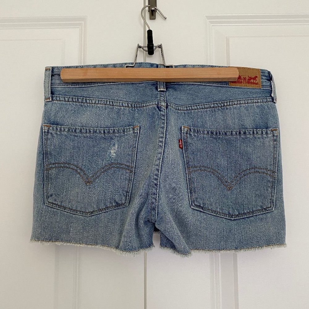 Levi's High Rise Denim Shorts, Size 9 - Picture 2 of 3